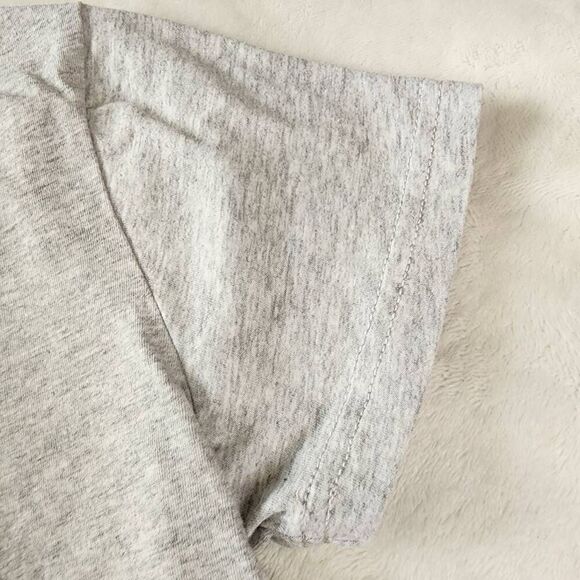 HER Light Gray Cropped Tshirt with Graphics Size Medium - Picture 4 of 6